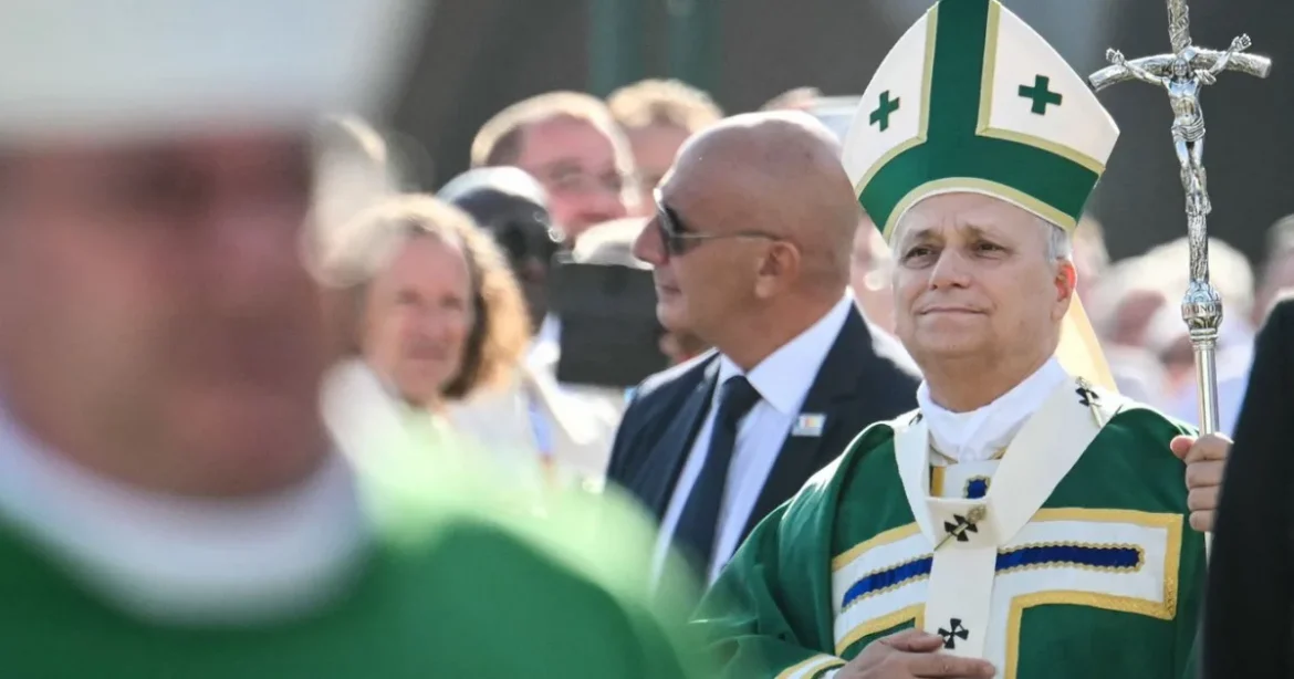A pápa Lourdes-ban jó vezetőkért imádkozott