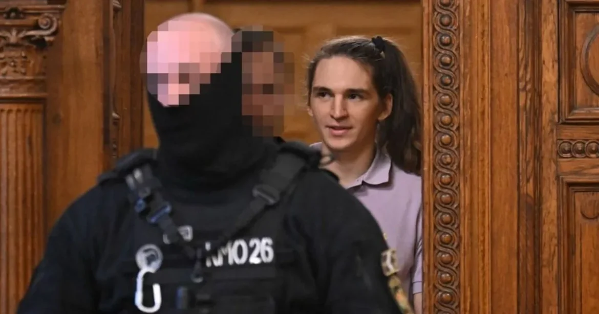 Antifa-ügy: jogerősen hét év börtönt kapott Maja T.