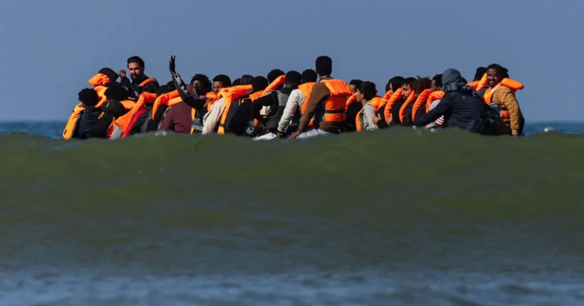 Görögország öt uniós tagállammal együtt keményebb migrációs fellépést sürget