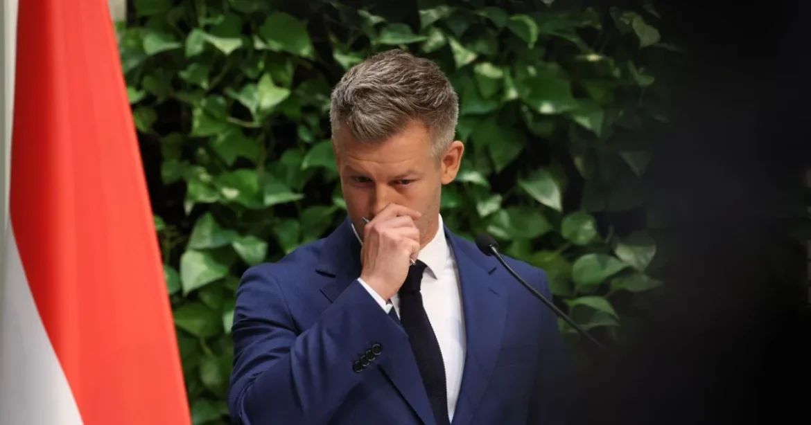 Gyárak sora zár be, a kabinet mégsem nyúlt a foglalkoztatáspolitikához