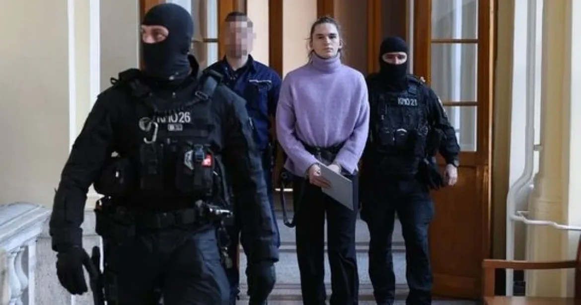 Nem izgatta a kommentelőket a Karmelita, a benzinár annál inkább