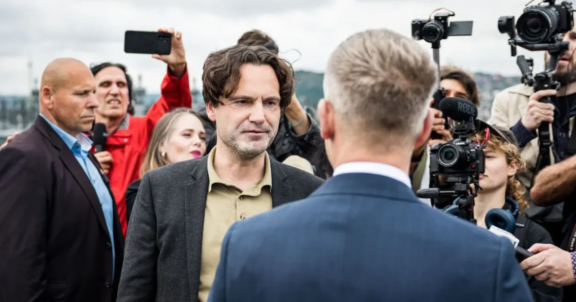 Havasi Bertalan Magyar Péter feldobott labdájára csapott le