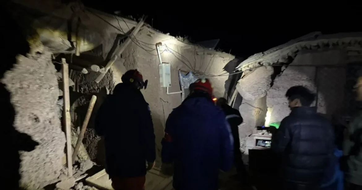 Jakok százai trappoltak: rengett a föld, sok a halott + videó