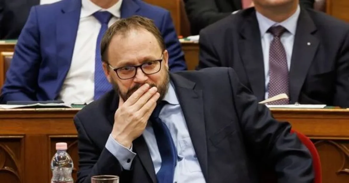 Kapitány cáfolja a lemondását, új találgatások a Tisza-kormányról