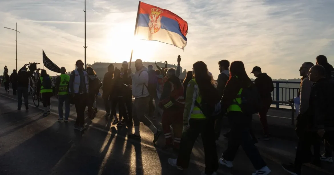 Közeledő szerbiai választások a közvélemény-kutatások tükrében