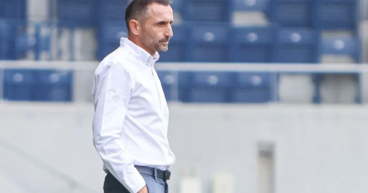 Lemondott, de továbbra is ő lehet a Vasas edzője