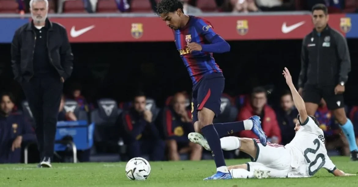 Mourinho a VAR-t bírálta, Flick dühös, Mbappé a hazugokról