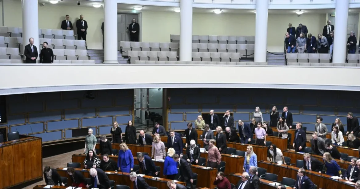 Sorozatos betörések parlamenti képviselők otthonaiban